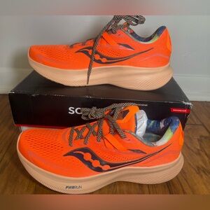 Saucony women’s Ride 15 Running Shoe in campfire story colorway Size 11